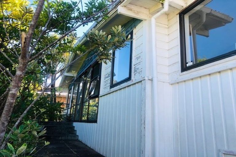 Photo of property in 3 Tainui Street, Raumati Beach, Paraparaumu, 5032