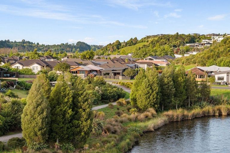 Photo of property in 1 Fender Close, Pyes Pa, Tauranga, 3112