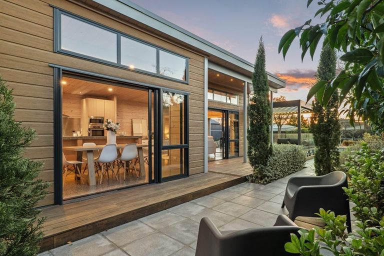 Photo of property in 7 Yardley Street, Avonhead, Christchurch, 8042