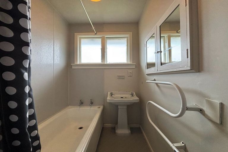 Photo of property in 16b Tilford Street, Woolston, Christchurch, 8062