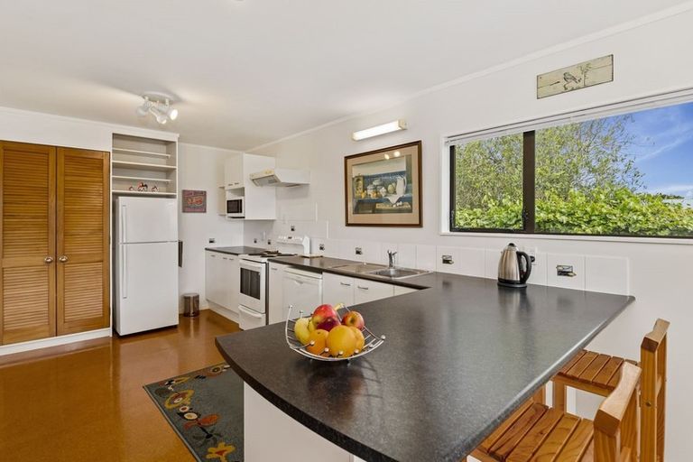 Photo of property in 2 Sand Dune Grove, Waikawa Beach, Levin, 5573