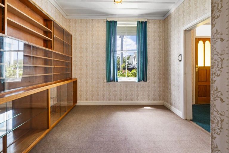 Photo of property in 8 Ross Street, Marton, 4710