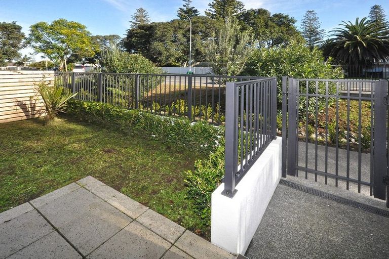 Photo of property in 2/445 Hibiscus Coast Highway, Orewa, 0931