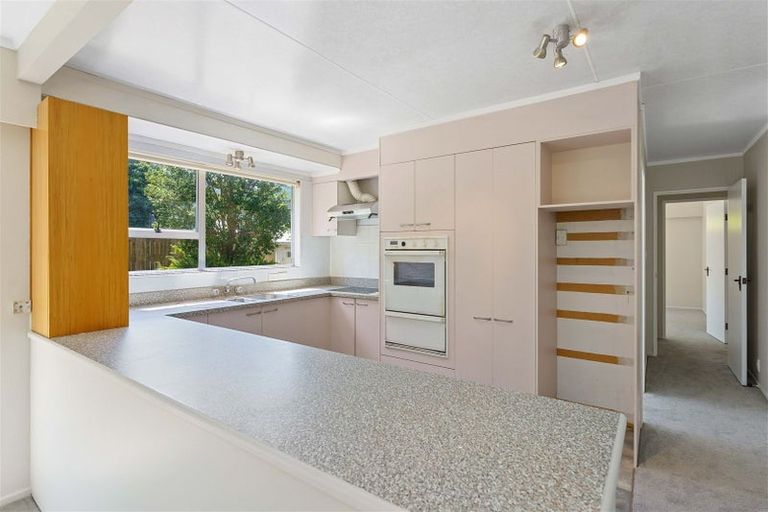 Photo of property in 30 Fleetwood Grove, Waikanae, 5036