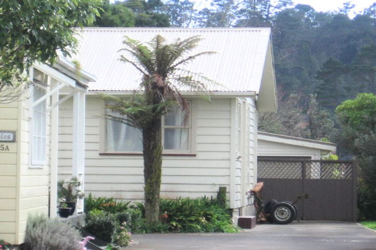 Photo of property in 1/755 Swanson Road, Swanson, Auckland, 0612