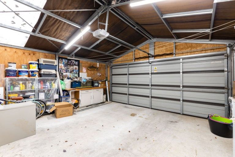 Photo of property in 8 York Crescent, Westown, New Plymouth, 4310