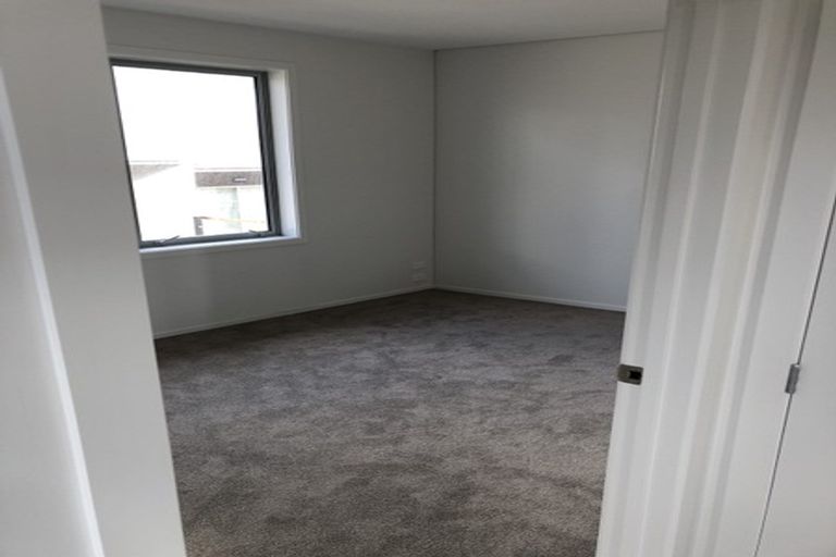 Photo of property in 22 Ceramic Lane, New Lynn, Auckland, 0600