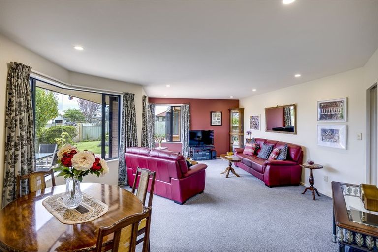 Photo of property in 2 Chelsea Drive, Taradale, Napier, 4112