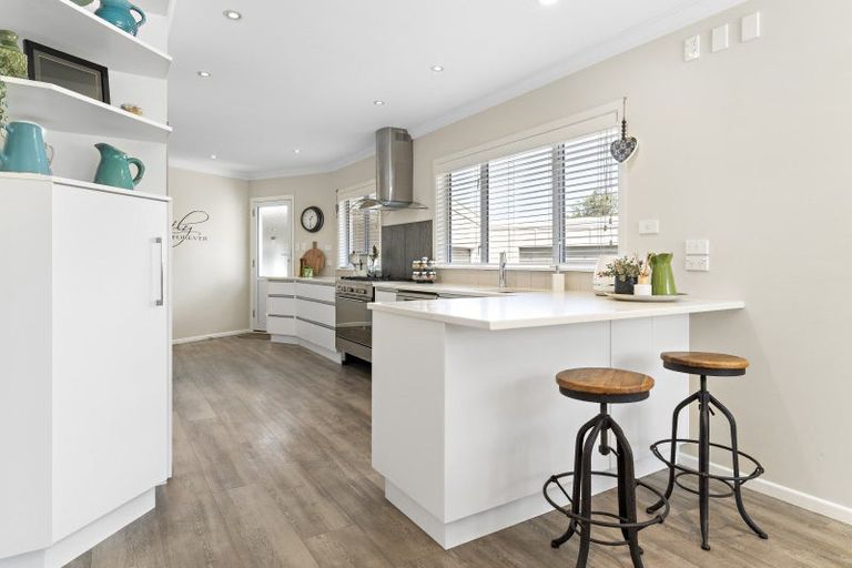 Photo of property in 72 Kuratawhiti Street, Greytown, 5712