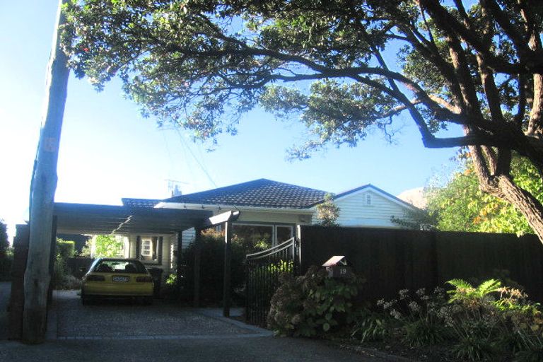 Photo of property in 19 Hinau Street, Woburn, Lower Hutt, 5010