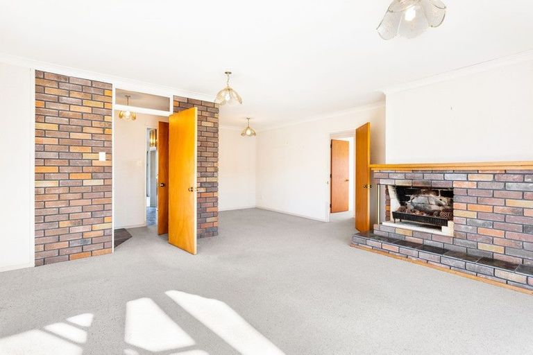 Photo of property in 1/149 West Harbour Drive, West Harbour, Auckland, 0618