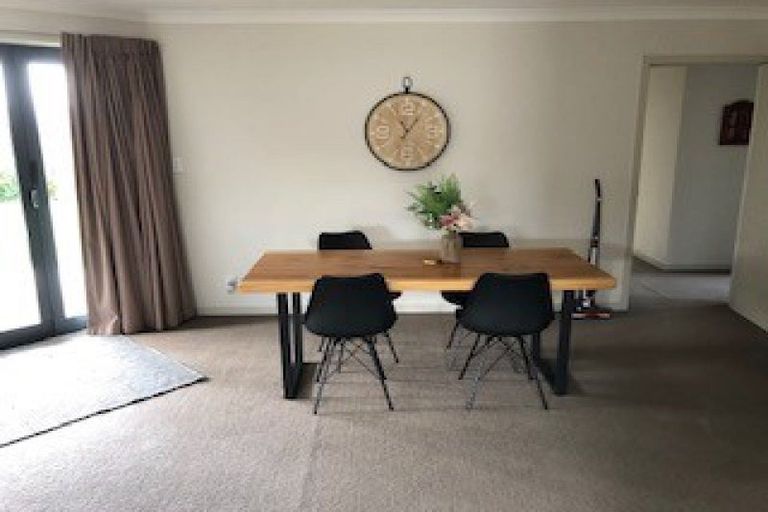 Photo of property in 100 Rosalie Terrace, Kelvin Grove, Palmerston North, 4414