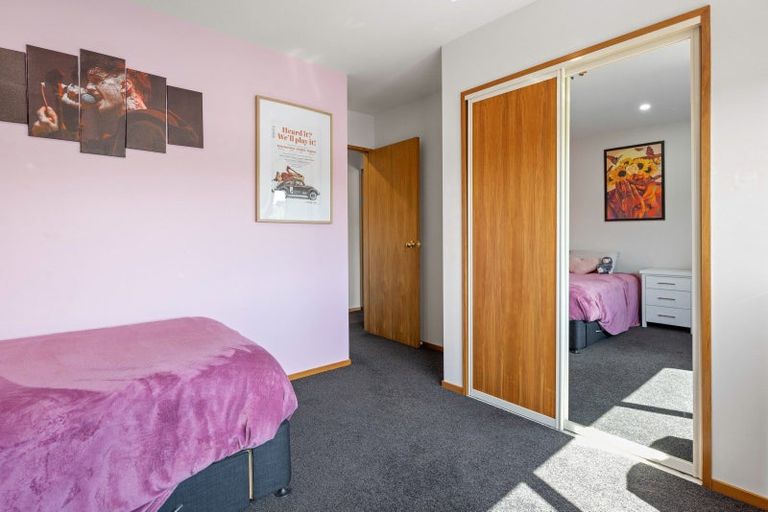 Photo of property in 16 Patricia Place, Harewood, Christchurch, 8051