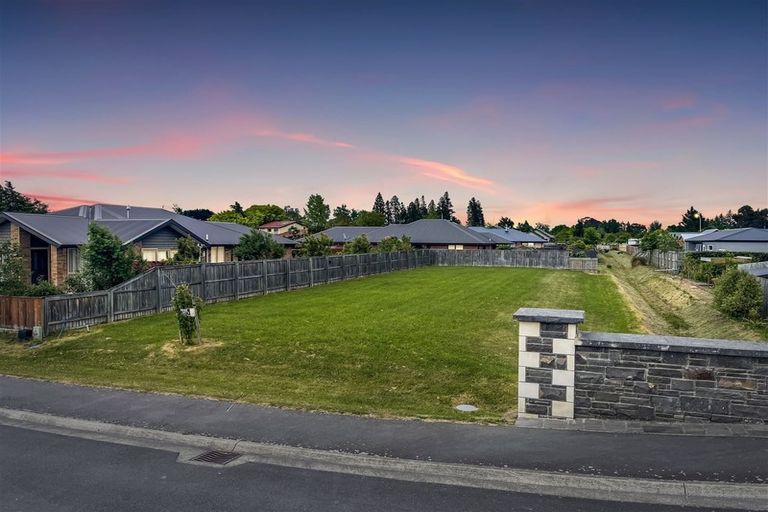 Photo of property in 16 Stonebridge Lane, Oxford, 7430