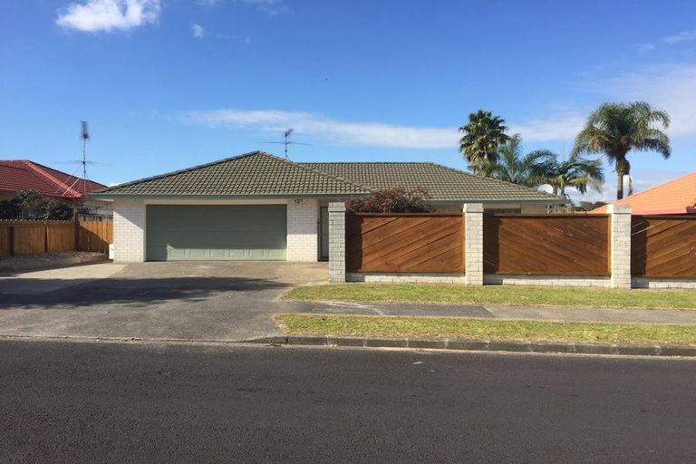 Photo of property in 12 Keywella Drive, Conifer Grove, Takanini, 2112
