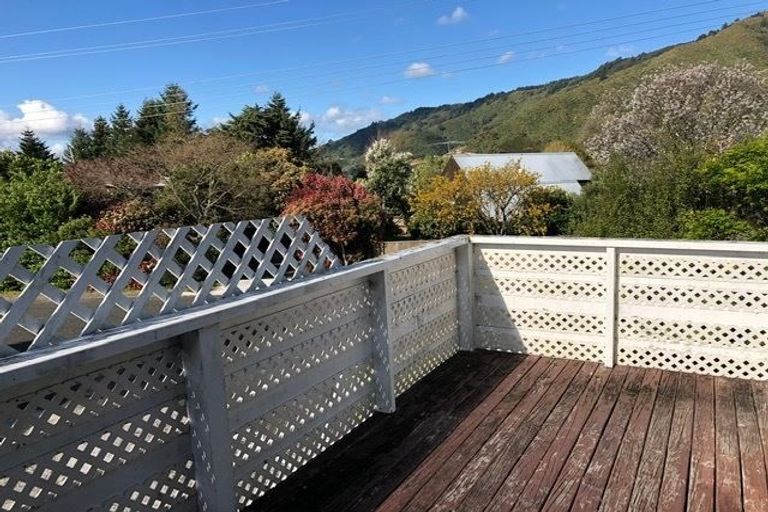 Photo of property in 10 Huia Street, Waikawa, Picton, 7220