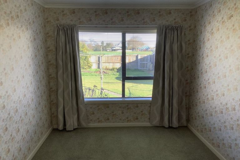 Photo of property in 287 Memorial Avenue, Burnside, Christchurch, 8053