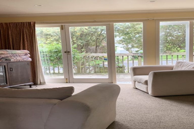 Photo of property in 2/24 Garadice Road, Rothesay Bay, Auckland, 0630