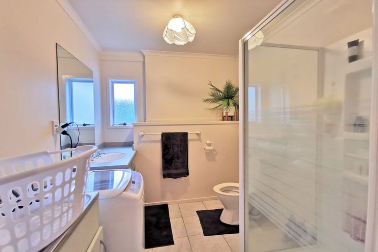 Photo of property in 1 Lewis Road, Pakuranga, Auckland, 2010