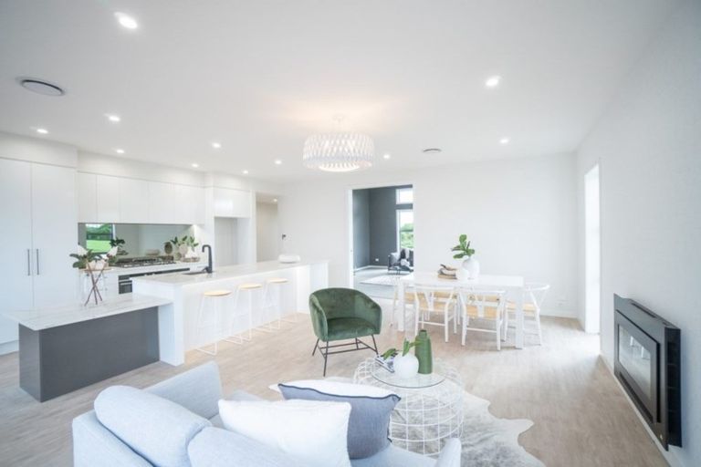 Photo of property in 9 Loveston Lane, Kelvin Grove, Palmerston North, 4470