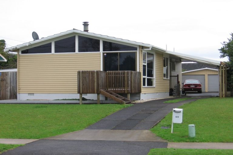 Photo of property in 69 Tiraumea Drive, Pakuranga, Auckland, 2010