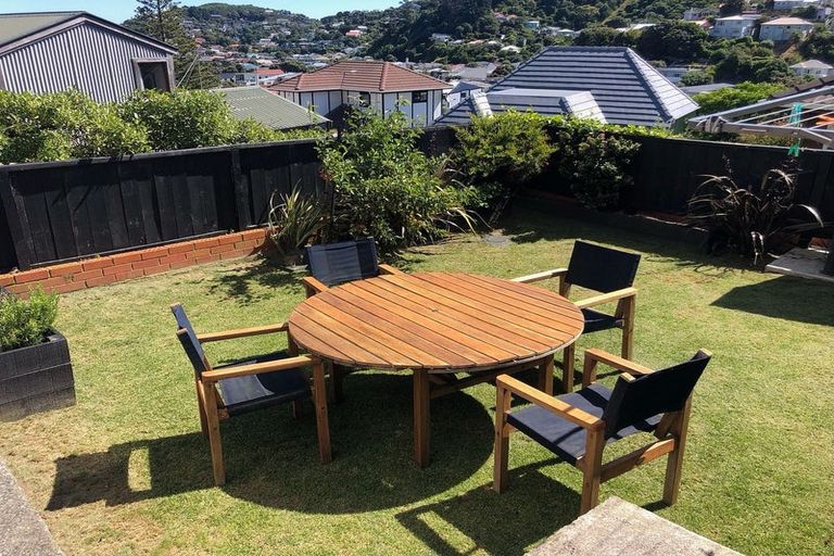 Photo of property in 70 Melbourne Road, Island Bay, Wellington, 6023