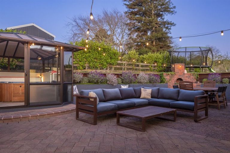 Photo of property in 60 Kaipara Road, Papakura, 2582