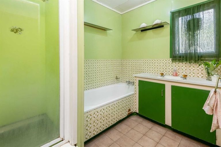 Photo of property in 94 Crawford Avenue, Mangere Bridge, Auckland, 2022