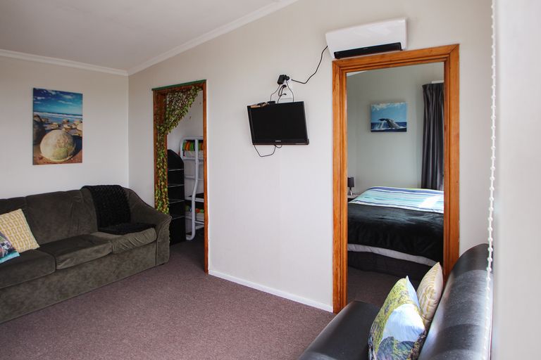 Photo of property in 16 Stirling Street, Kakanui, Oamaru, 9495