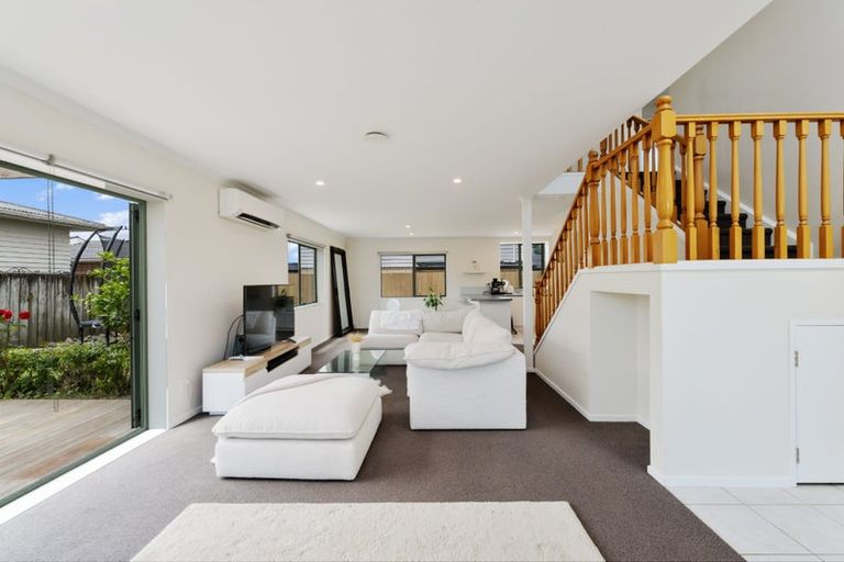 Photo of property in 33 Woodford Avenue, Henderson, Auckland, 0610