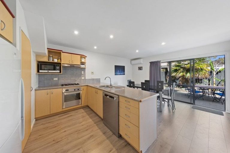 Photo of property in 9 Spalding Rise, Golflands, Auckland, 2013