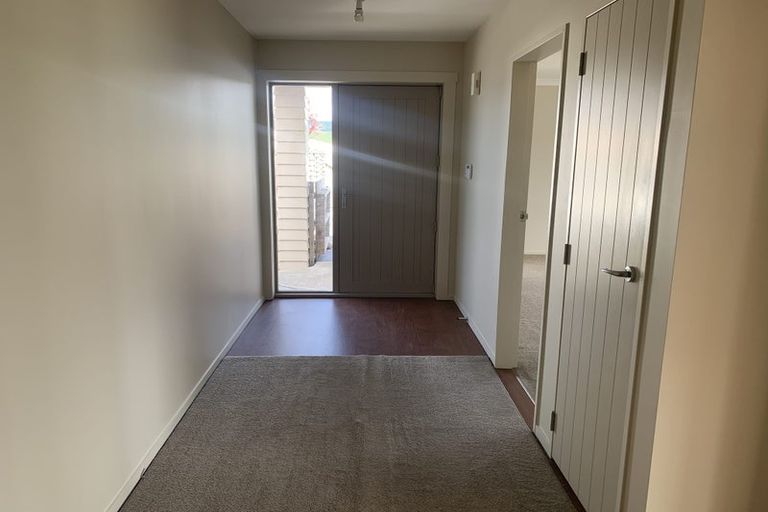 Photo of property in 99 Bing Lucas Drive, Tawa, Wellington, 5028