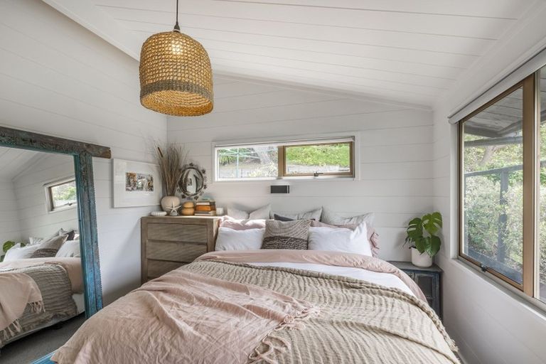 Photo of property in 19 Renown Road, Raumati South, Paraparaumu, 5032