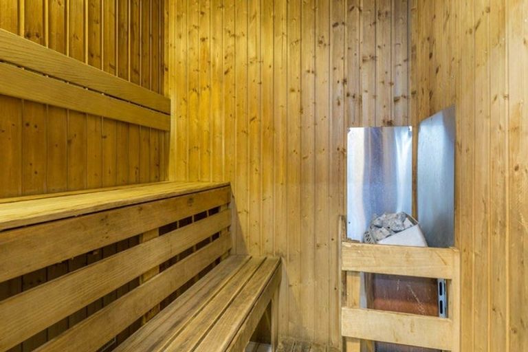 Photo of property in 7 Maori Hut Road, Red Beach, 0932