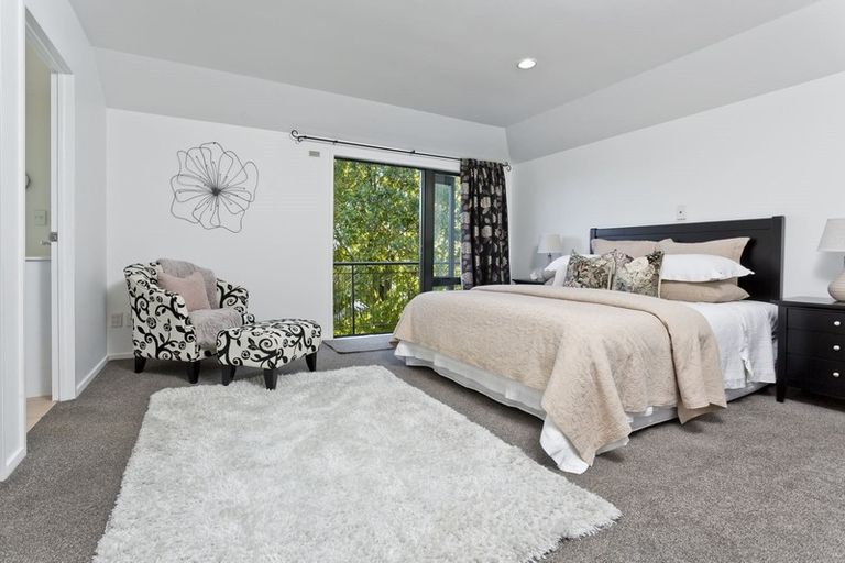 Photo of property in 3/26 Pannill Place, Oteha, Auckland, 0632