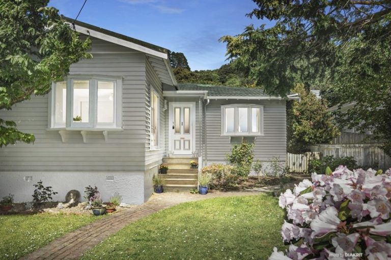 Photo of property in 35 Cornford Street, Karori, Wellington, 6012