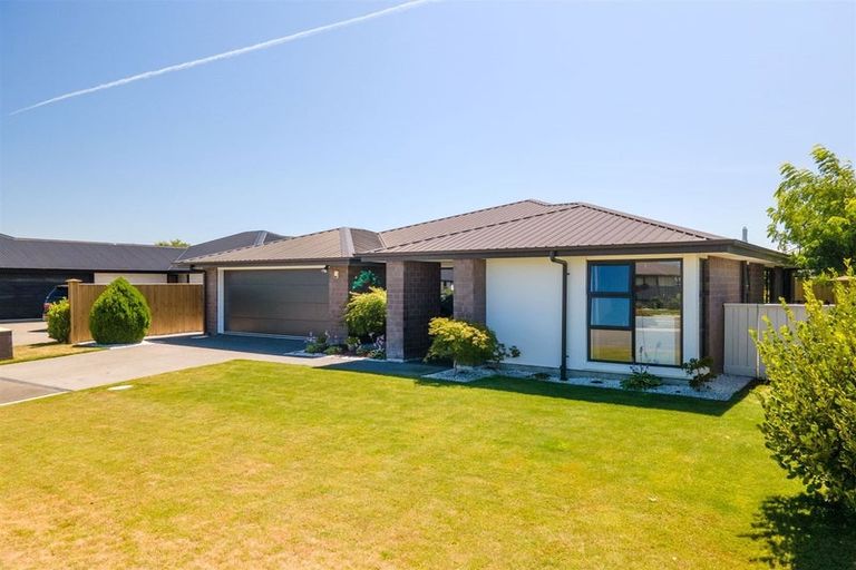 Photo of property in 85 Shillingford Boulevard, Rolleston, 7615