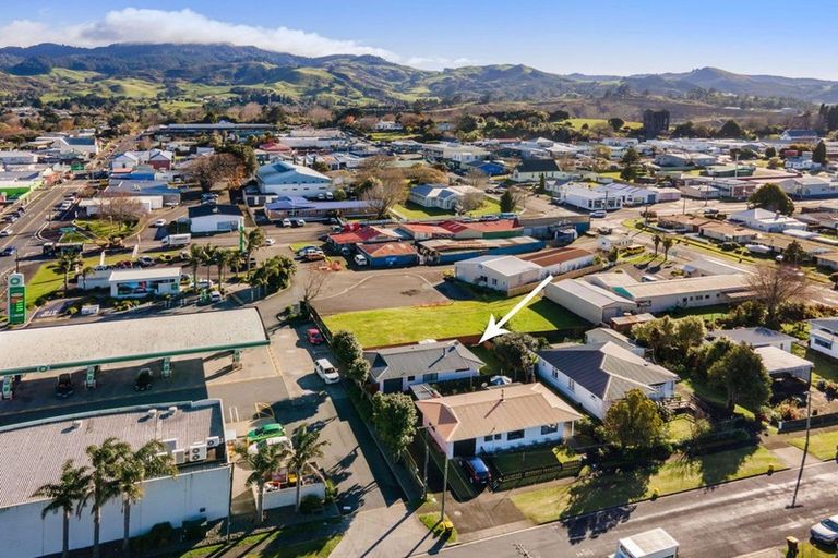 Photo of property in 9b Johnston Street, Foxton, 4814