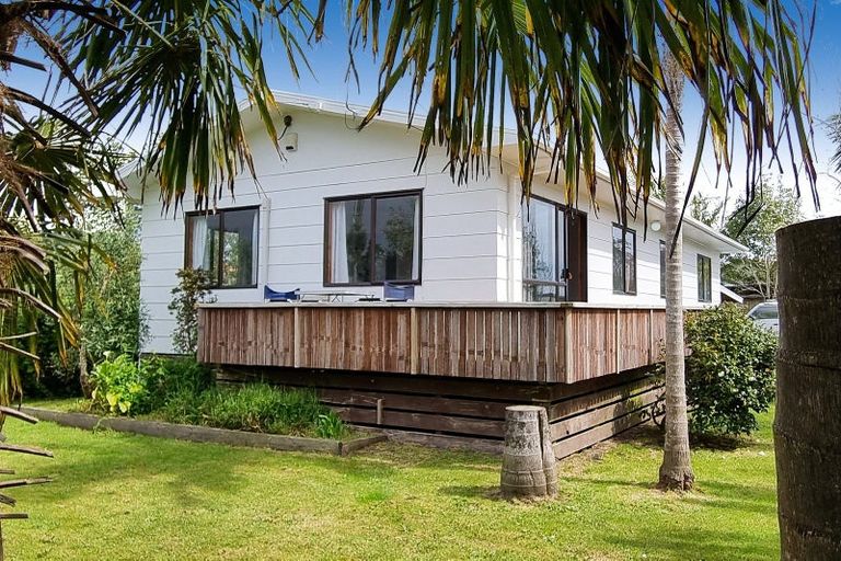 Photo of property in 1/32 Parakai Avenue, Parakai, 0830