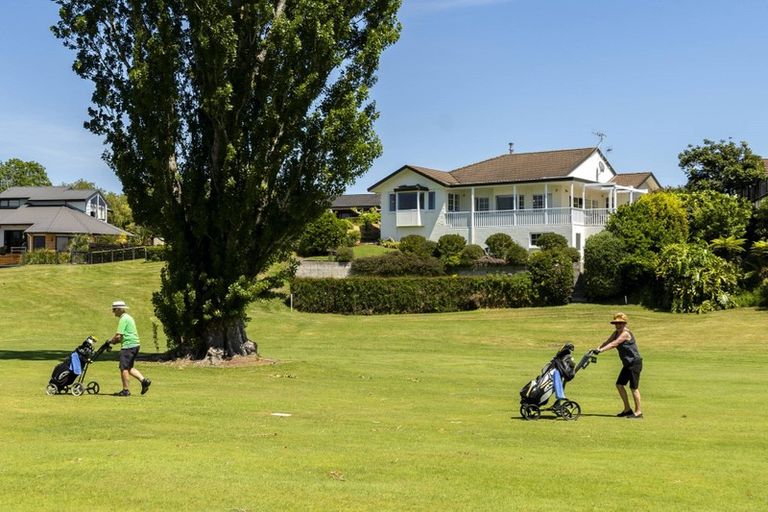 Photo of property in 56 Links View Drive, Omokoroa, 3114