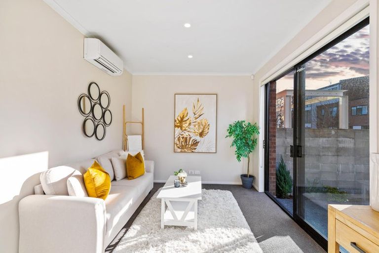 Photo of property in 12 Uku Lane, Hobsonville, Auckland, 0616