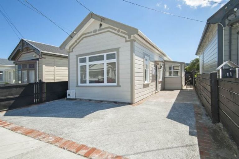 Photo of property in 11 Beach Street, Petone, Lower Hutt, 5012