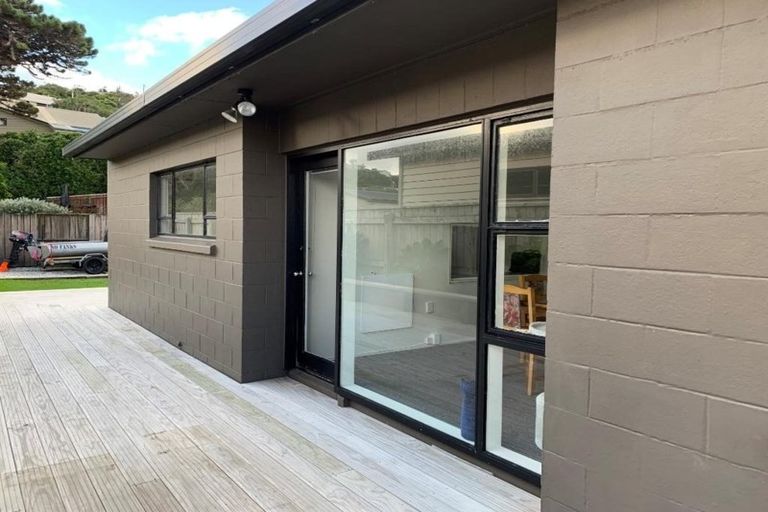Photo of property in 6 Pine Tree Lane, Korokoro, Lower Hutt, 5012