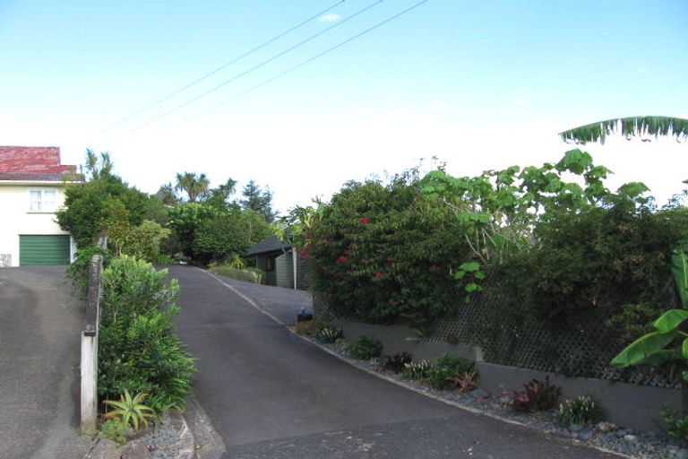 Photo of property in 60 Howard Road, Northcote, Auckland, 0627