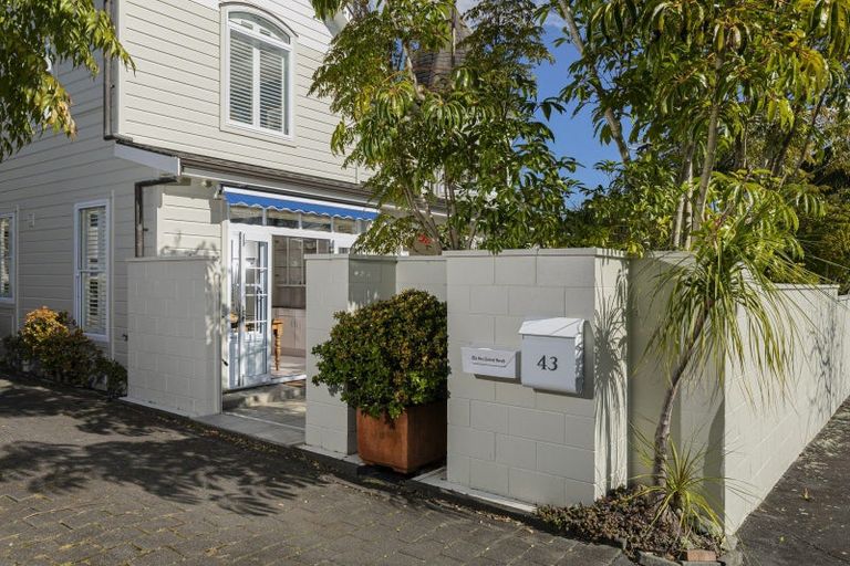Photo of property in 43 Stanley Point Road, Stanley Point, Auckland, 0624