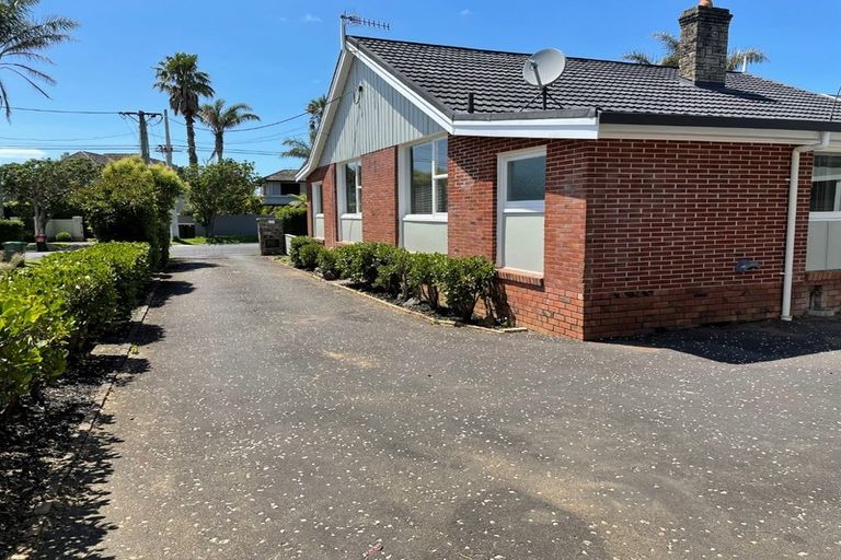 Photo of property in 1/18 Ocean View Road, Milford, Auckland, 0620