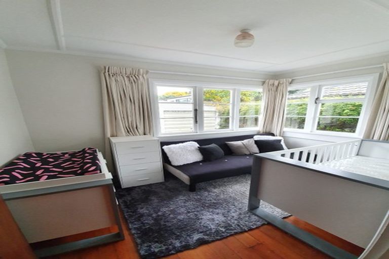 Photo of property in 12 Centennial Drive, Hokowhitu, Palmerston North, 4410