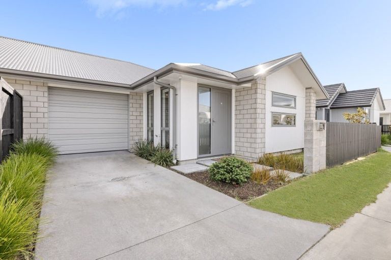 Photo of property in 3 Tractor Way, Papamoa, 3118