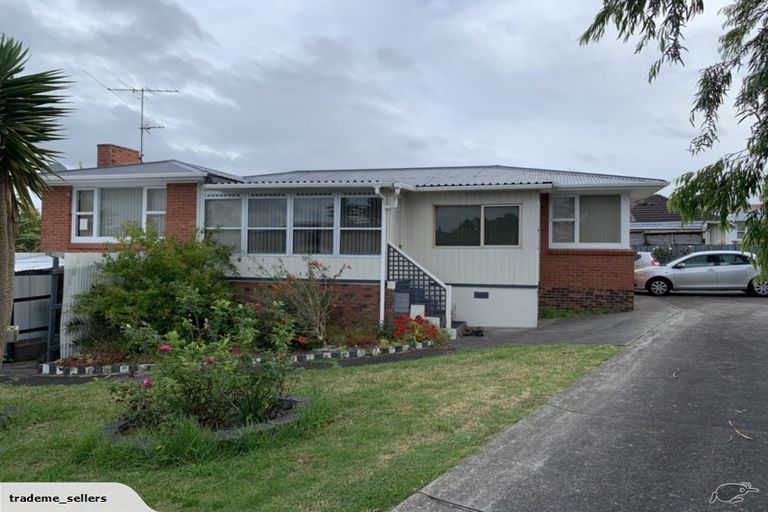 Photo of property in 15 Kiernan Place, Kelston, Auckland, 0602