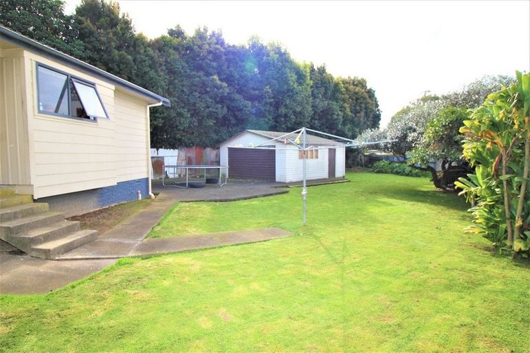 Photo of property in 12 Harwell Place, Mangere, Auckland, 2022